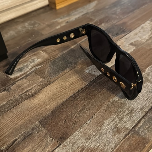 WNS Versace sunglasses worn once very good condition. black w/gold accessories. main image 6